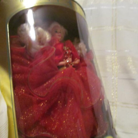 RARE! RARE! RECALL! SPECIAL EDITION - HAPPY HOLIDAY BARBIE. NEW ORIGINAL BOX - Picture 8 of 16
